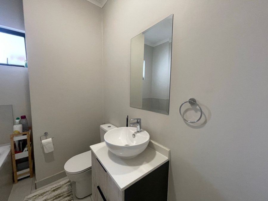 2 Bedroom Property for Sale in Erand Gardens Gauteng