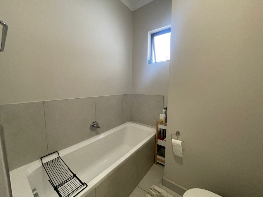2 Bedroom Property for Sale in Erand Gardens Gauteng