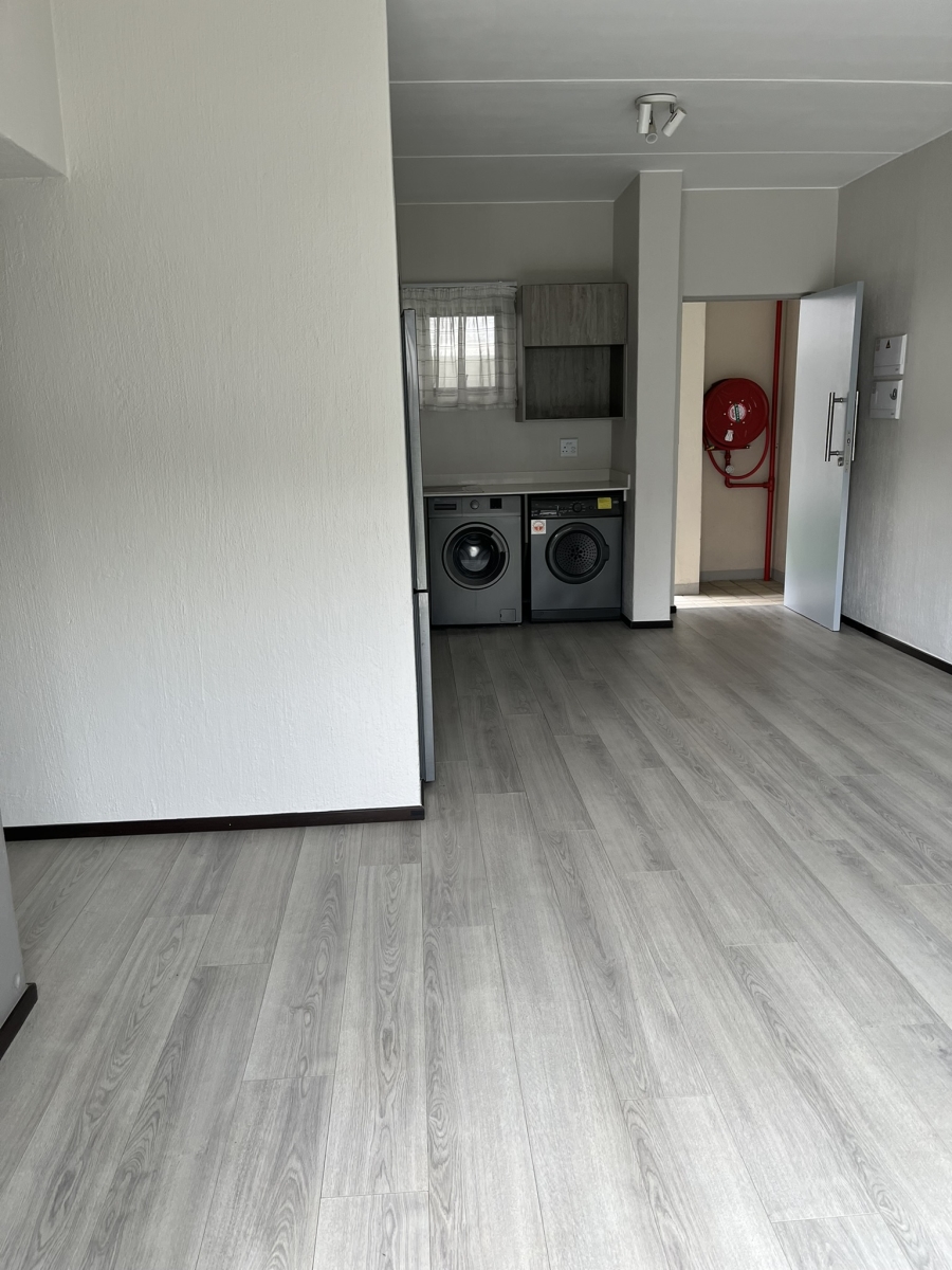 2 Bedroom Property for Sale in Broadacres Gauteng