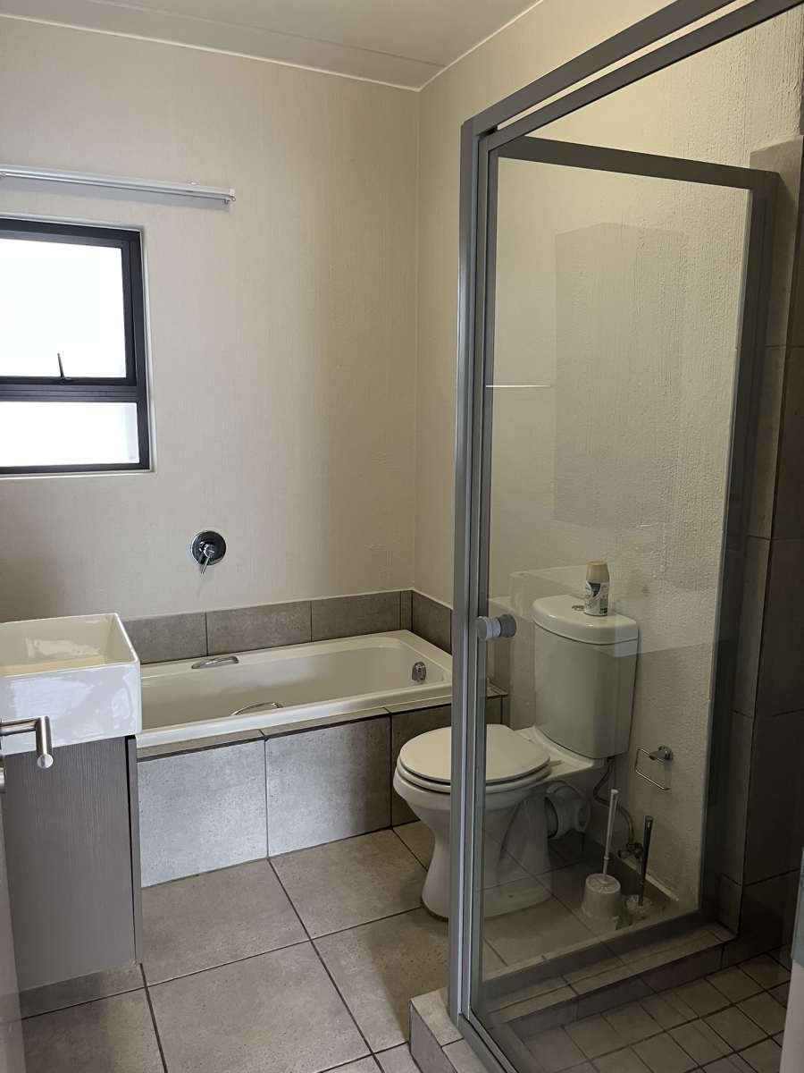 2 Bedroom Property for Sale in Broadacres Gauteng