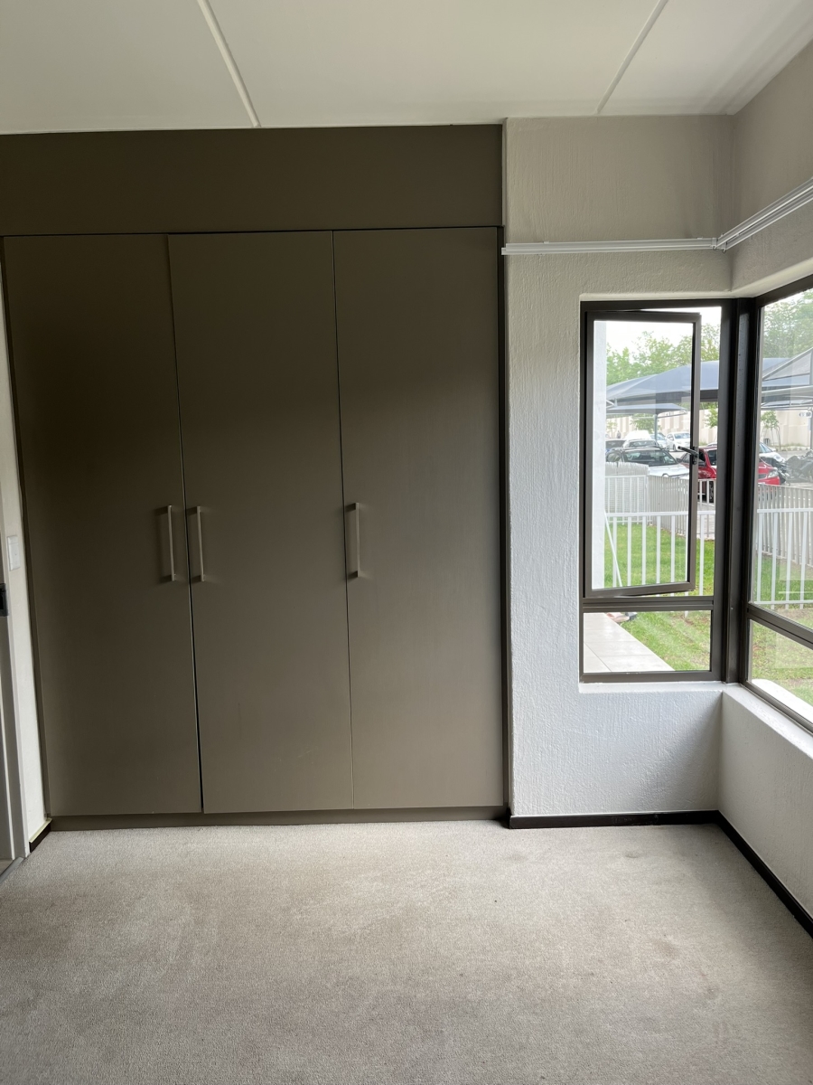 2 Bedroom Property for Sale in Broadacres Gauteng