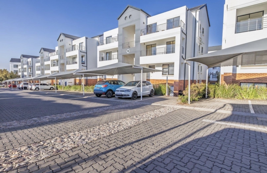 To Let 2 Bedroom Property for Rent in Greenstone Hill Gauteng