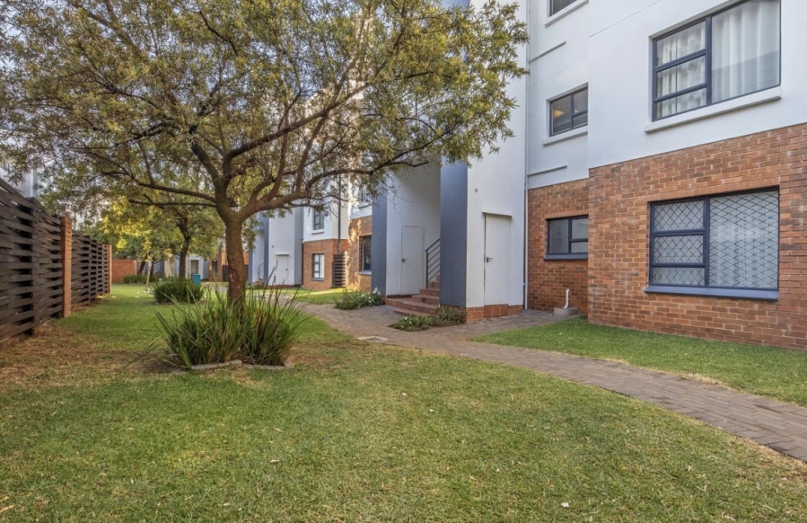 To Let 2 Bedroom Property for Rent in Greenstone Hill Gauteng