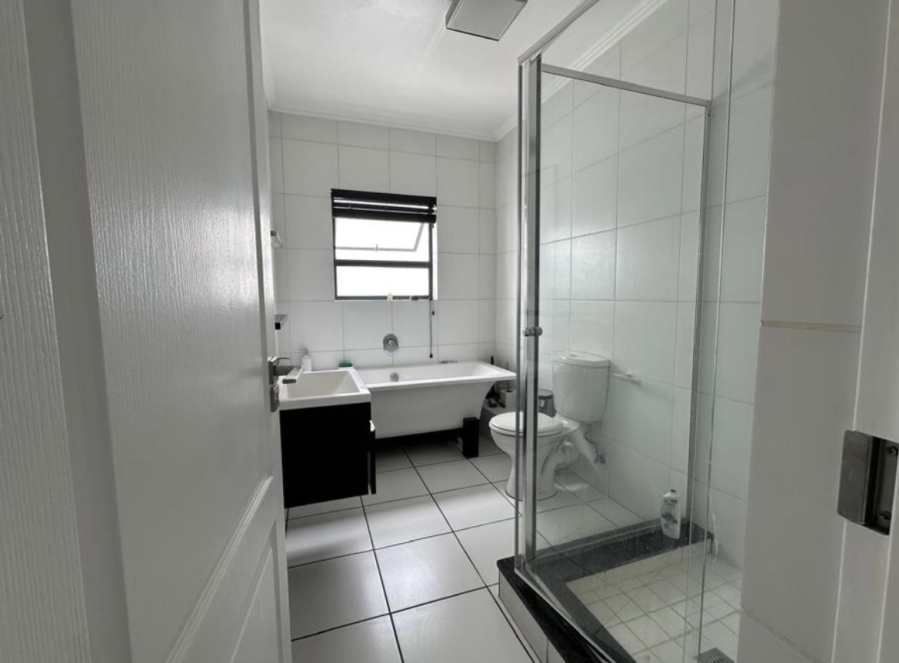 To Let 2 Bedroom Property for Rent in Greenstone Hill Gauteng