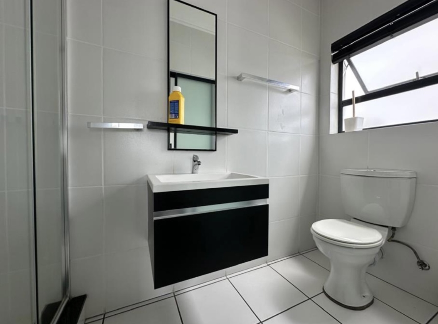 To Let 2 Bedroom Property for Rent in Greenstone Hill Gauteng