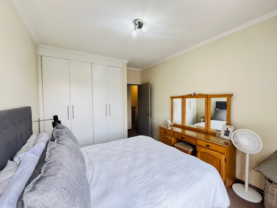 2 Bedroom Property for Sale in Beverley Gauteng