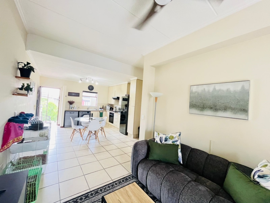 2 Bedroom Property for Sale in Beverley Gauteng