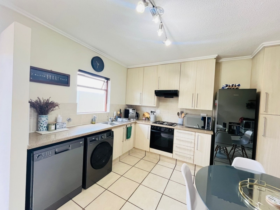 2 Bedroom Property for Sale in Beverley Gauteng