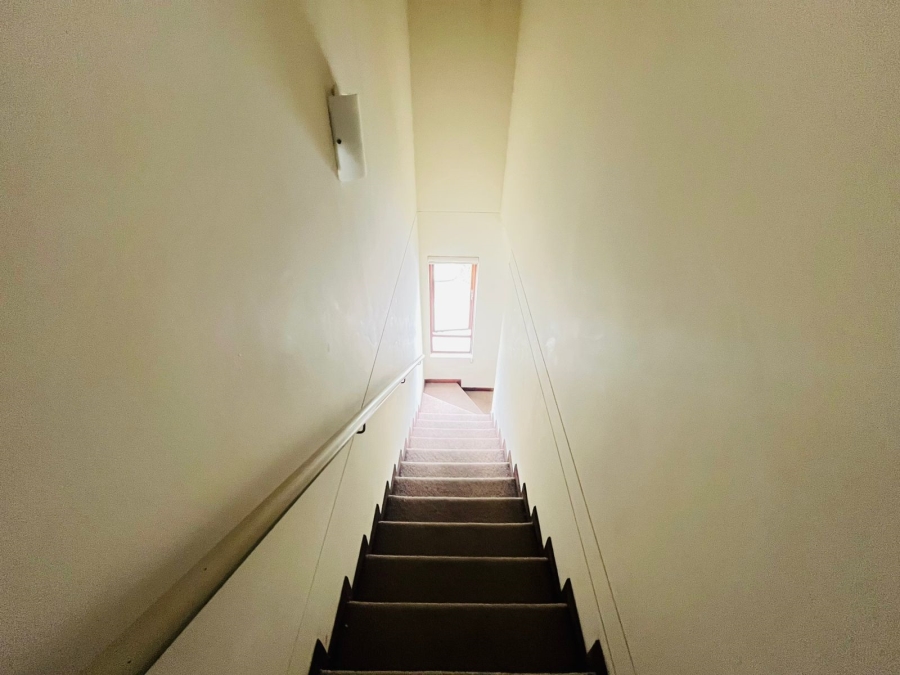 2 Bedroom Property for Sale in Beverley Gauteng