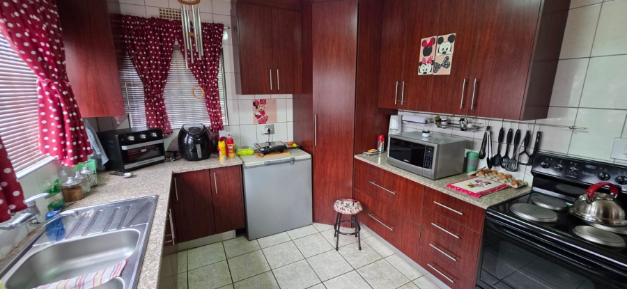 4 Bedroom Property for Sale in Hillshaven Gauteng