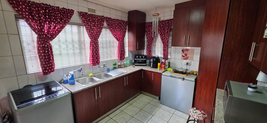 4 Bedroom Property for Sale in Hillshaven Gauteng