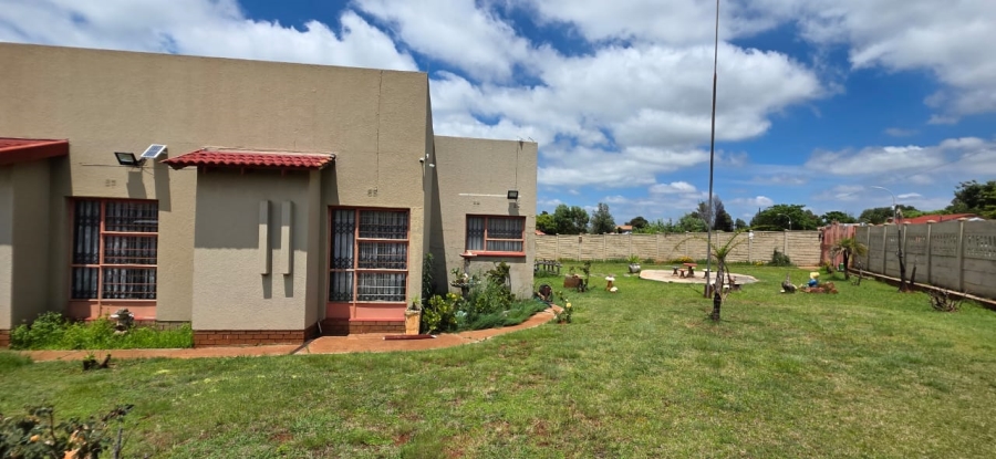 4 Bedroom Property for Sale in Hillshaven Gauteng