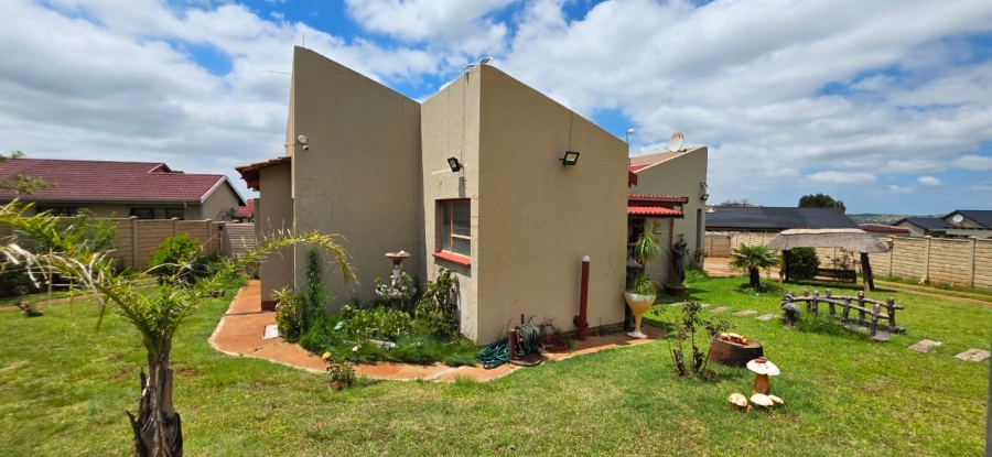 4 Bedroom Property for Sale in Hillshaven Gauteng