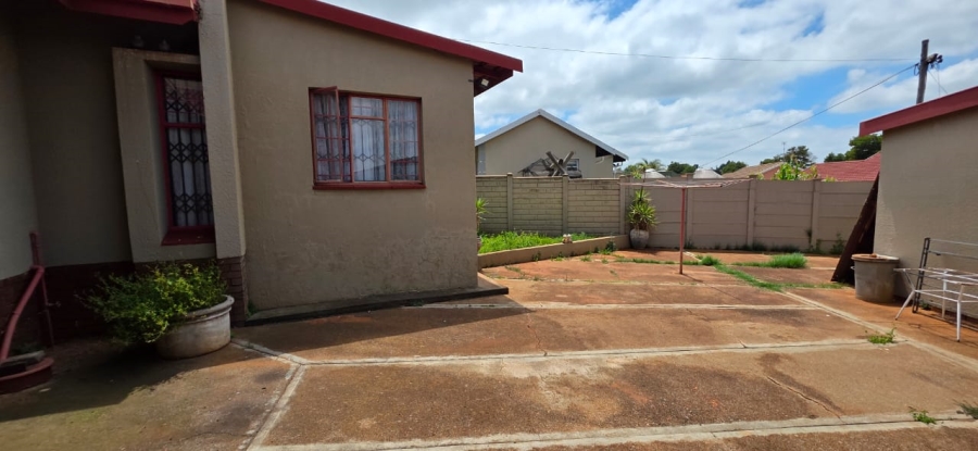 4 Bedroom Property for Sale in Hillshaven Gauteng