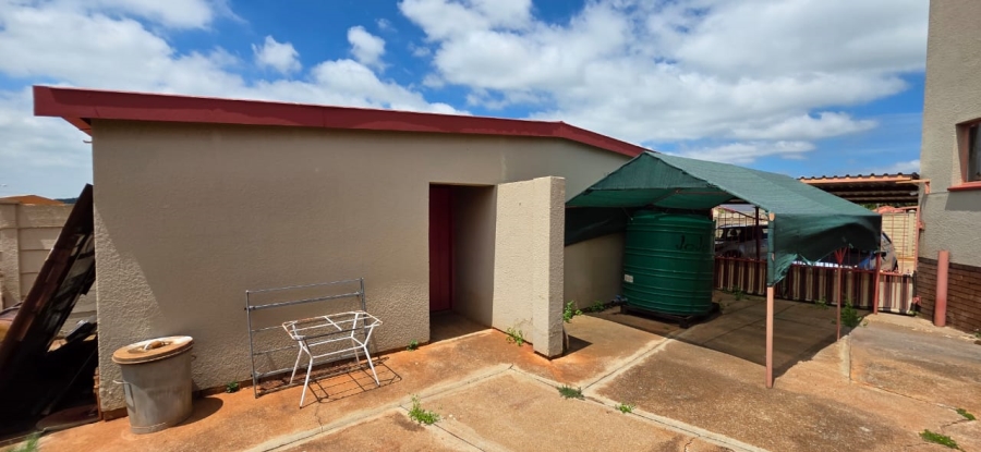 4 Bedroom Property for Sale in Hillshaven Gauteng