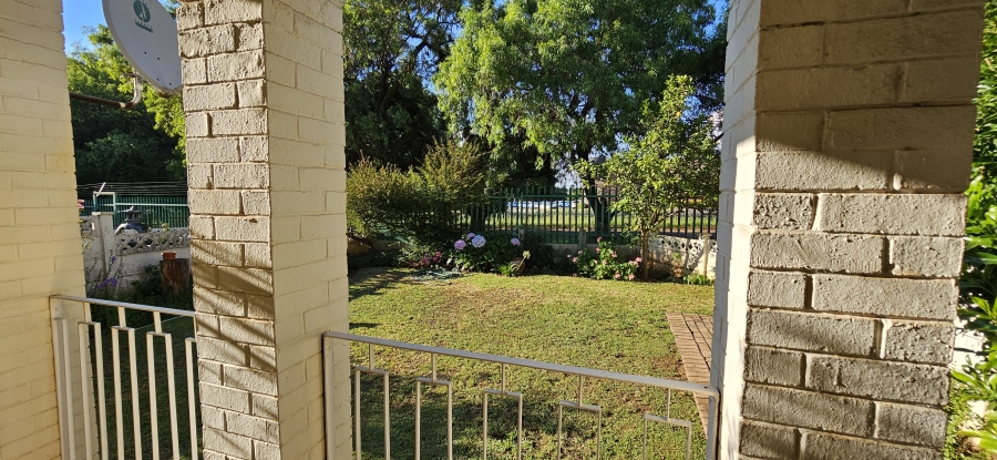 2 Bedroom Property for Sale in Three Rivers Proper Gauteng