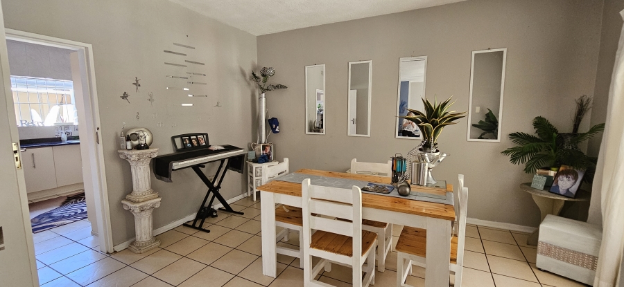 3 Bedroom Property for Sale in Three Rivers Proper Gauteng