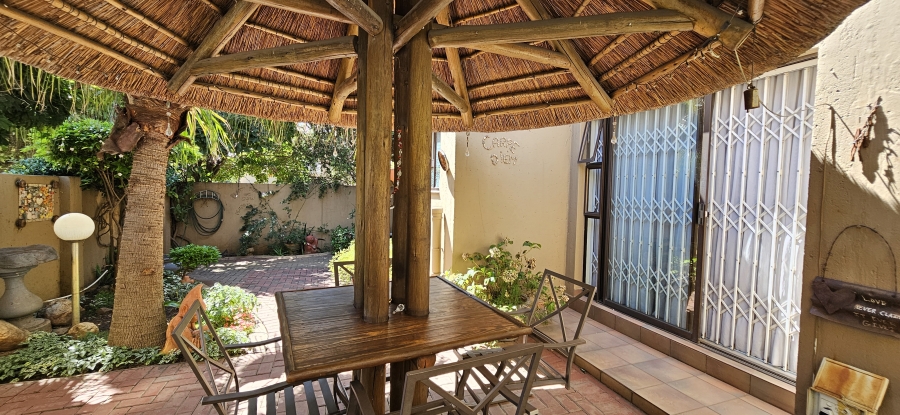 3 Bedroom Property for Sale in Three Rivers Proper Gauteng
