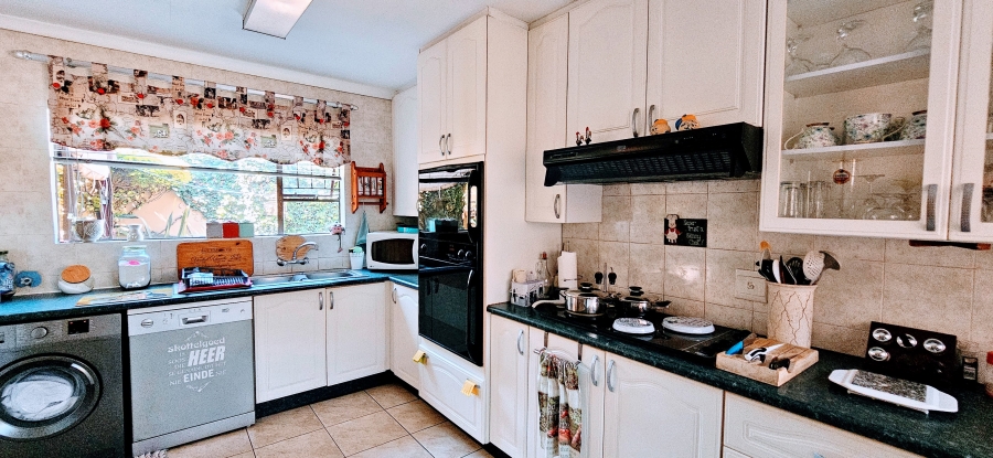 3 Bedroom Property for Sale in Three Rivers Proper Gauteng