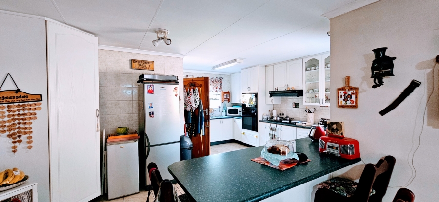 3 Bedroom Property for Sale in Three Rivers Proper Gauteng