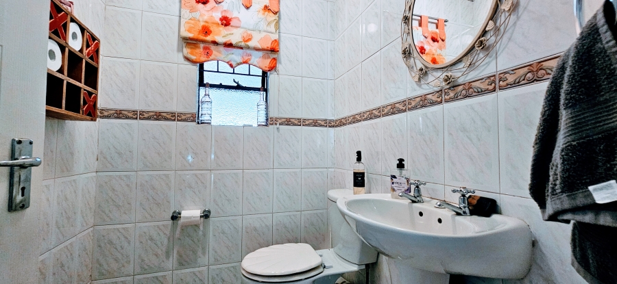 3 Bedroom Property for Sale in Three Rivers Proper Gauteng