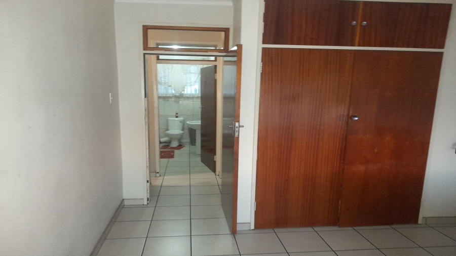 2 Bedroom Property for Sale in Vanderbijlpark CW 3 Gauteng