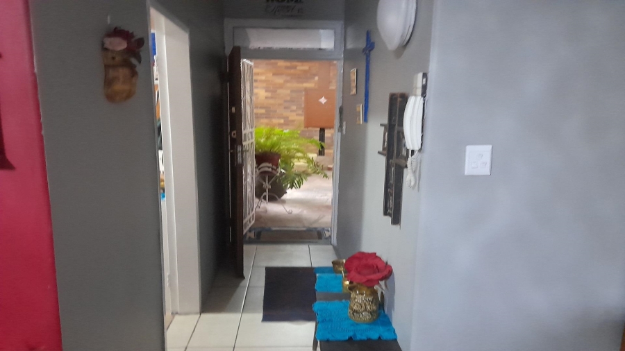 2 Bedroom Property for Sale in Vanderbijlpark CW 3 Gauteng