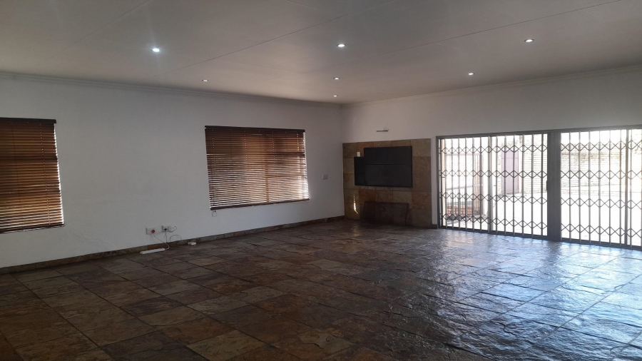 4 Bedroom Property for Sale in Vanderbijlpark SW 5 Gauteng