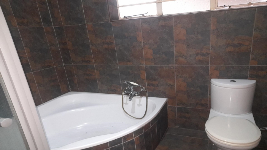 4 Bedroom Property for Sale in Vanderbijlpark SW 5 Gauteng