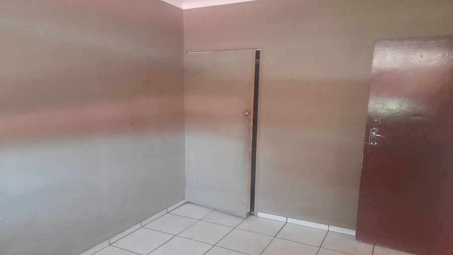 2 Bedroom Property for Sale in Vanderbijlpark Cw 6 Gauteng
