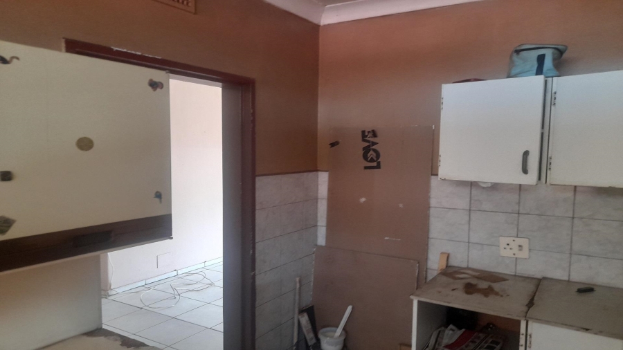 2 Bedroom Property for Sale in Vanderbijlpark Cw 6 Gauteng