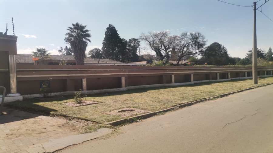 4 Bedroom Property for Sale in Three Rivers Proper Gauteng