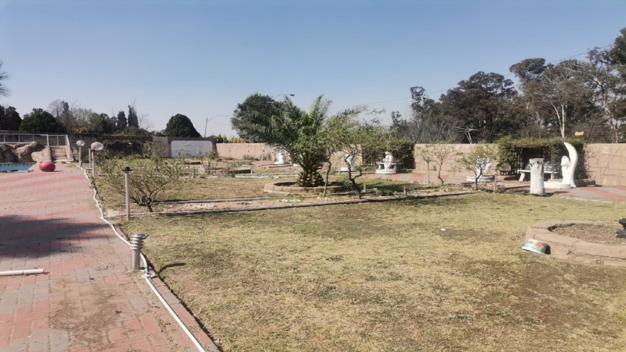 4 Bedroom Property for Sale in Three Rivers Proper Gauteng