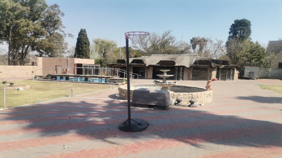 4 Bedroom Property for Sale in Three Rivers Proper Gauteng