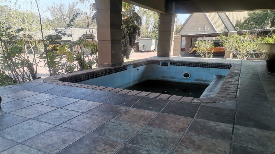4 Bedroom Property for Sale in Three Rivers Proper Gauteng