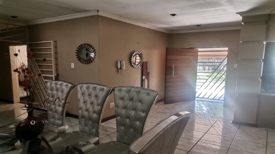 4 Bedroom Property for Sale in Three Rivers Proper Gauteng