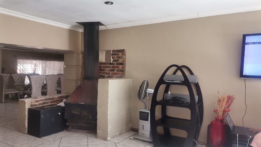 4 Bedroom Property for Sale in Three Rivers Proper Gauteng
