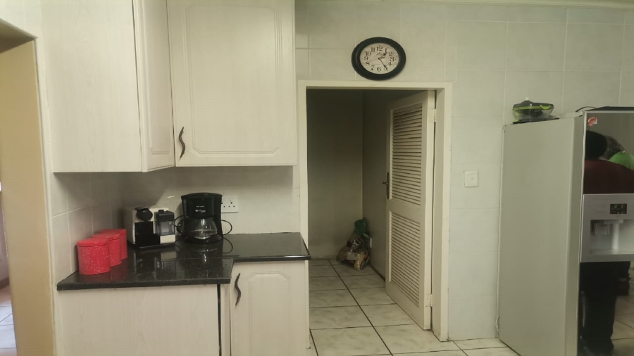 4 Bedroom Property for Sale in Three Rivers Proper Gauteng