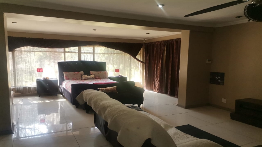 4 Bedroom Property for Sale in Three Rivers Proper Gauteng