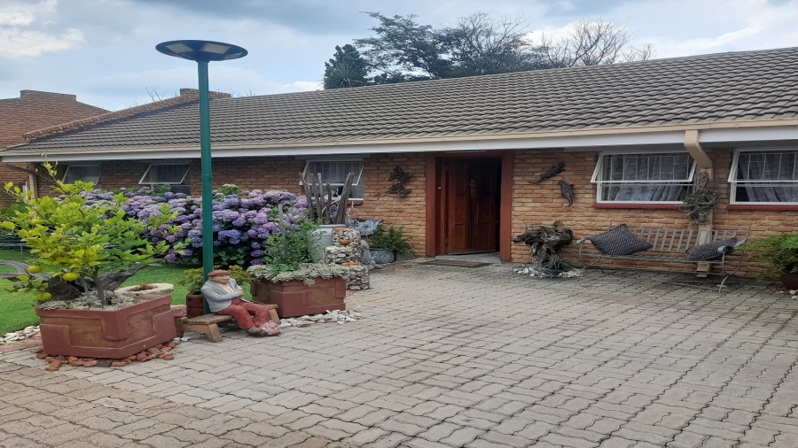 2 Bedroom Property for Sale in Vanderbijlpark SW 5 Gauteng