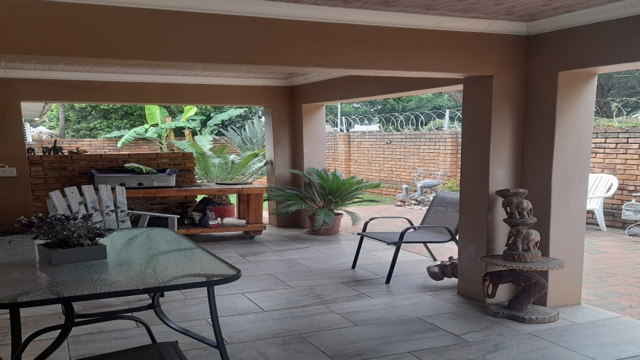 2 Bedroom Property for Sale in Vanderbijlpark SW 5 Gauteng