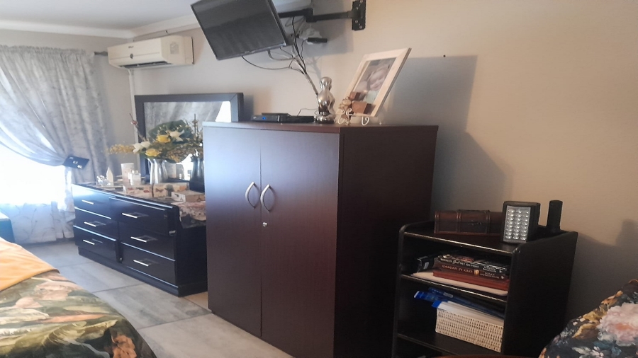 2 Bedroom Property for Sale in Vanderbijlpark SW 5 Gauteng