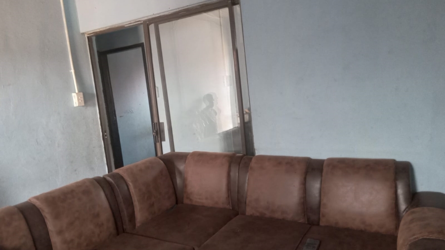 2 Bedroom Property for Sale in Lakeside Gauteng