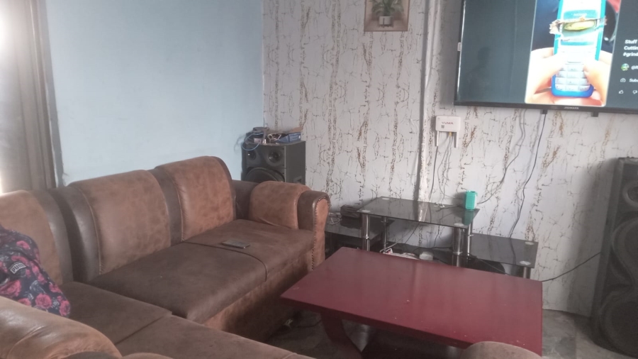 2 Bedroom Property for Sale in Lakeside Gauteng