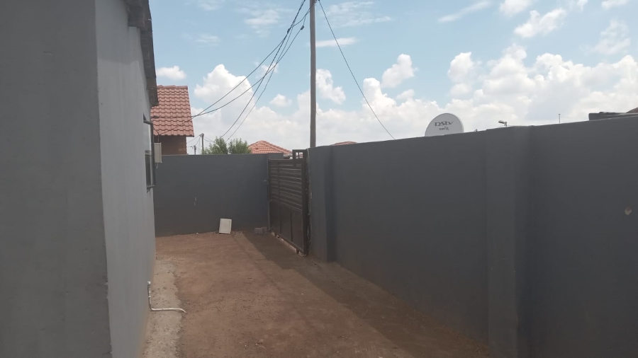 2 Bedroom Property for Sale in Lakeside Gauteng