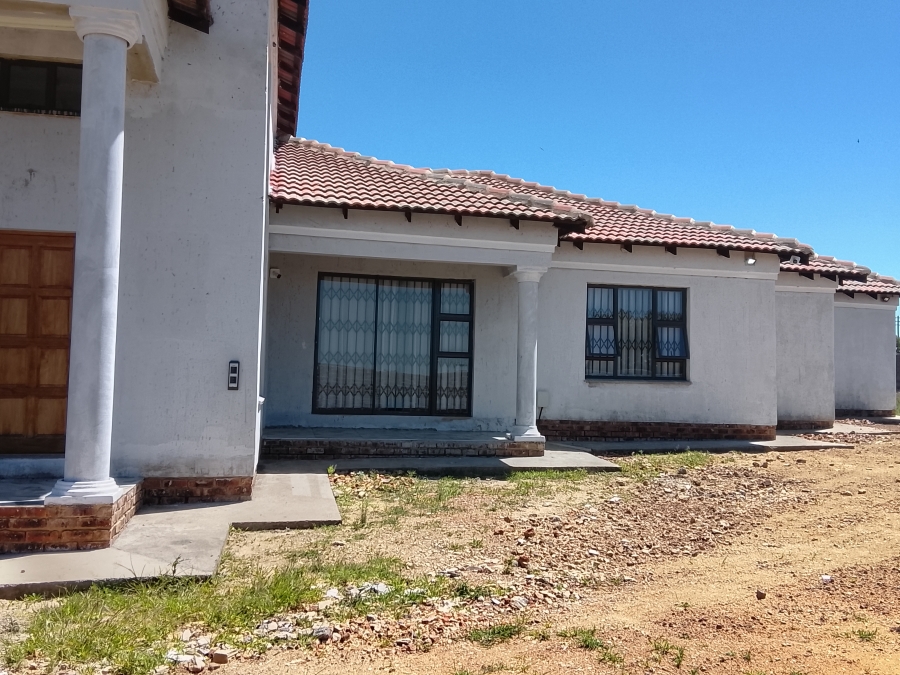 4 Bedroom Property for Sale in Vaaloewer Gauteng