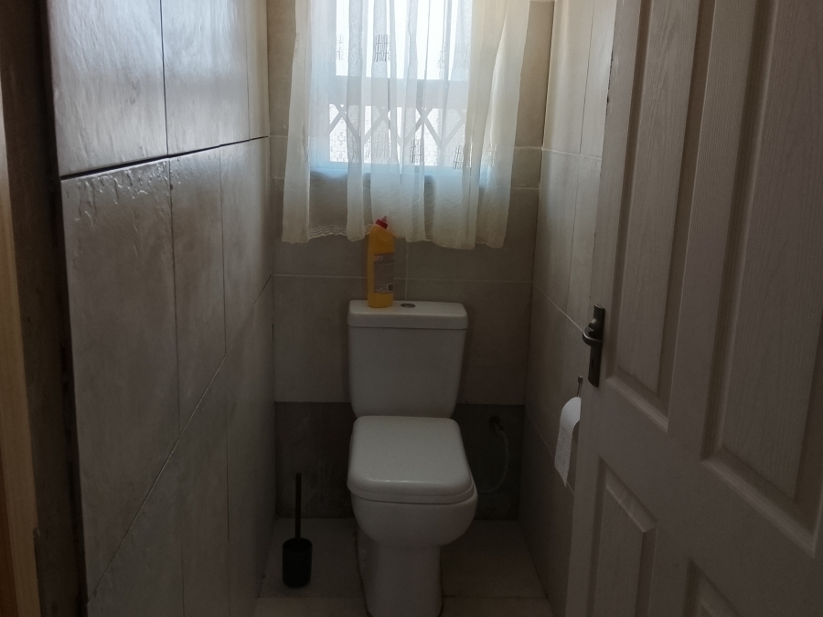 4 Bedroom Property for Sale in Vaaloewer Gauteng