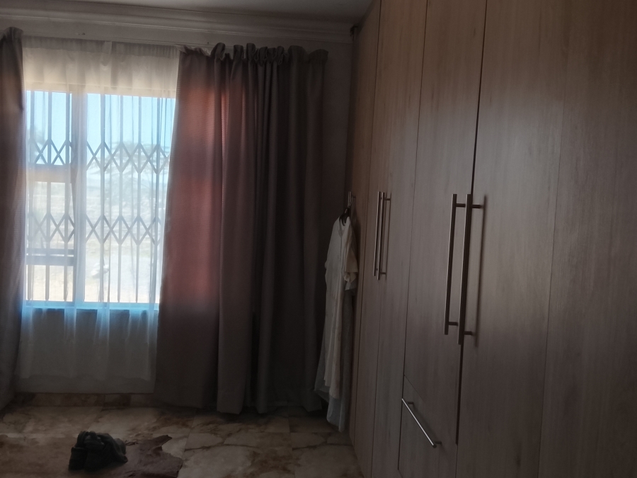 4 Bedroom Property for Sale in Vaaloewer Gauteng