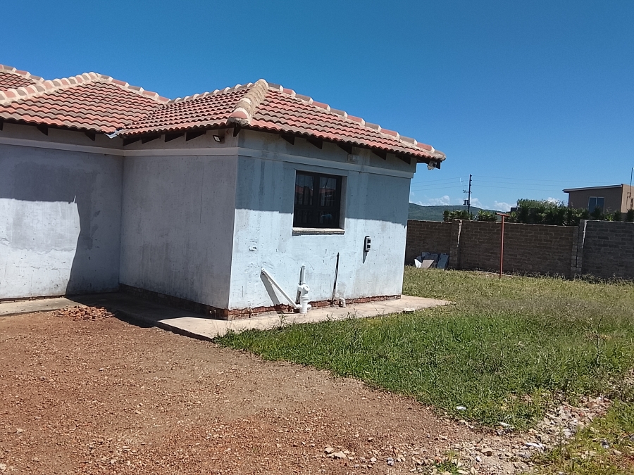 4 Bedroom Property for Sale in Vaaloewer Gauteng