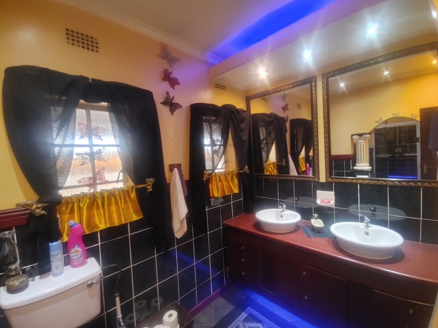 3 Bedroom Property for Sale in Sonland Park Gauteng